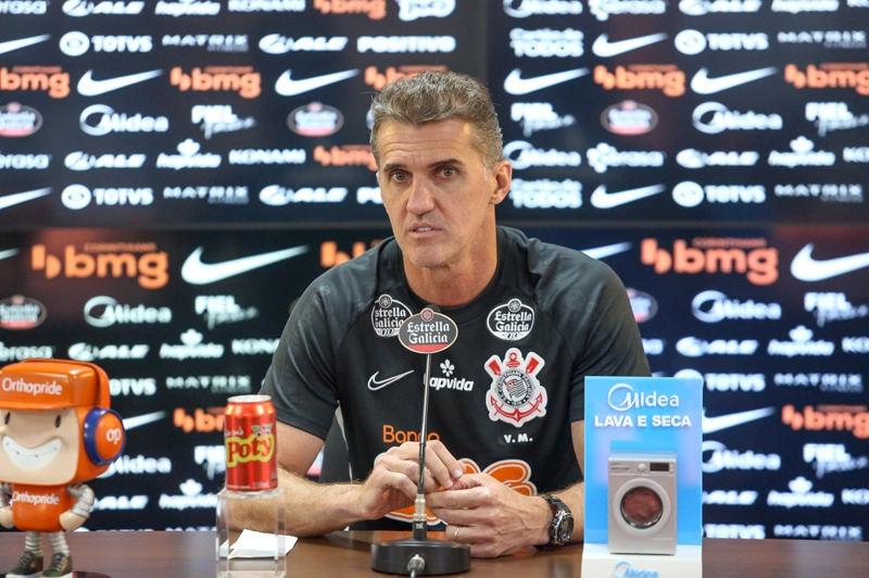 Em sua primeira coletiva como treinador do Corinthians, em 13 de outubro de 2020. Foto: Rodrigo Coca/Agência Corinthians