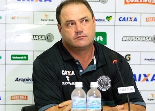 Vica - Ex-zagueiro do Fluminense