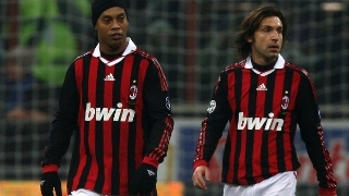 Time turco afirma que tem um princípio de acordo com Pirlo e Ronaldinho