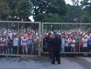 Na próxima rodada, o São Paulo visitará o Santos na Vila Belmiro. Imagem: reprodução