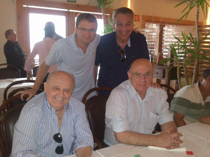 Da esquerda para a direita, em pé: Maurício Rossi e Zé Boquinha. Agachados: Minelli e Dino Sani. Foto enviada por Maurício Rossi