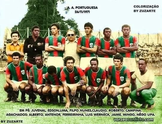 Foto colorizada da Portuguesa Santista com sua equipe em 1971