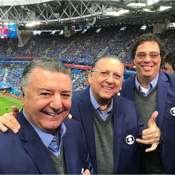 Arnaldo Cezar Coelho, Galvão Bueno e Casagrande prontos para a transmissão de França 1x0 Bélgica, em St Petersburg, Rússia, em 10 de julho de 2018. (Foto: Reprodução - Instagram @galvaobueno)