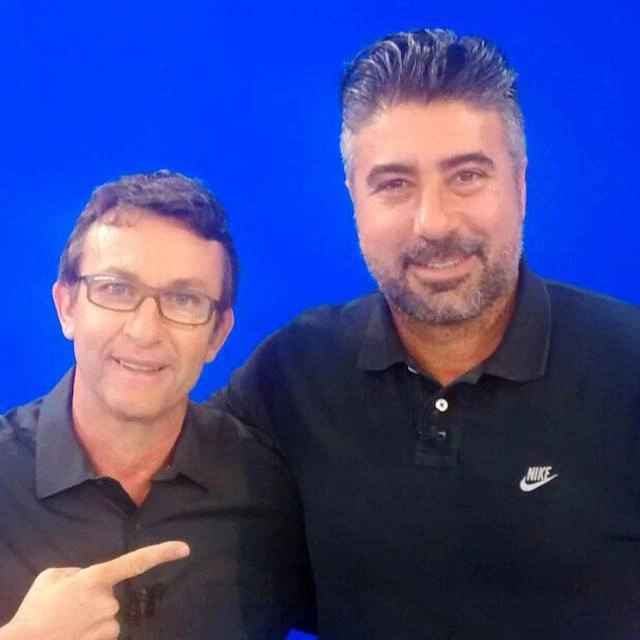 Neto tirou foto com o técnico Gallo no programa Os Donos da Bola. Foto: Reprodução/Facebook