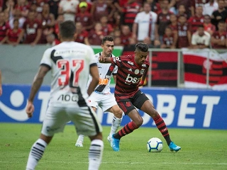 No primeiro turno, Mengão venceu o Vasco por 4 a 1. Foto: Alexandre Vidal / Flamengo