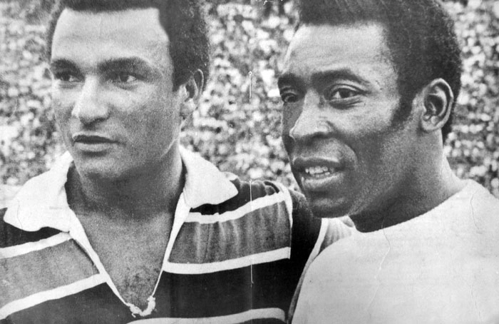 Ramon e Pelé, um ídolo de cada torcida. Foto: Reprodução do livro 
