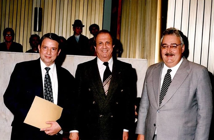 José Paulo de Andrade, Salomão Ésper e José Nello Marques em 1997, durante solenidade no dia do Radialista na Assembleia Legislativa do Estado de São Paulo. Foto enviada por Tico Cassolla