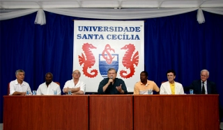 O dia em que Milton Neves ministrou palestra gratuita em Santos, na Universidade Santa Cec&iacute;lia