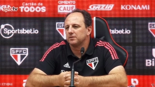 Treinador elogiou a atuação de seu atacante na estreia contra o Furacão. Foto: Reprodução/YouTube