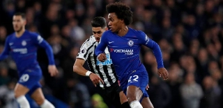PSG tenta Willian para lugar de Neymar, e estafe do meia já espera em Paris