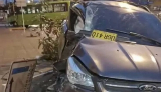 Veículo que era guiado por Rincón ficou bem danificado. Foto: Reprodução