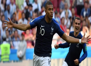 Mbappé pode ser o mais jovem a marcar em final desde Pelé