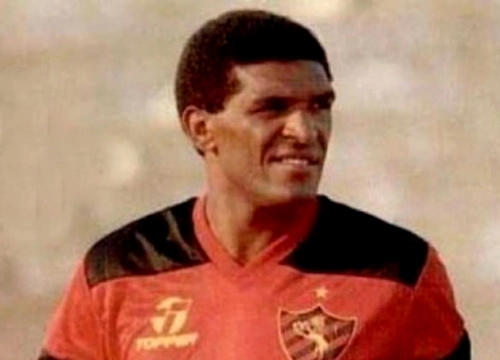 Aílton  - Ex-zagueiro do Cruzeiro e Sport