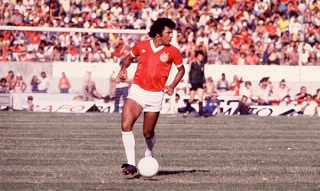 Feliz anivers&aacute;rio, Valdomiro! Recordista de jogos pelo Inter completa 80 anos!