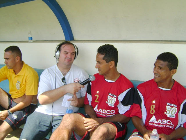 Neste dia ambos os jogadores defenderam a equipe do ADC Valtra, em amistoso contra o Corinthians Masters, em janeiro de 2010, no Estádio Nogueirão em Mogi das Cruzes. Foto eviada por André Martinez 