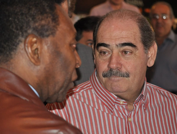 Pelé e Rivellino, juntos durante almoço dos campeões mundiais de futebol em 25 de abril de 2013, no Espaço Unyco, no Estádio do Morumbi. Foto: Marcos Júnior/Portal TT