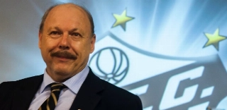 Santos estuda cobrar Flamengo na Justiça por recusa de Ronaldo em troca