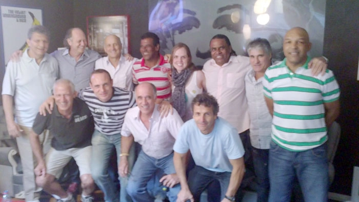 Em pé, da esquerda para a direita: Benitez, Falcão, Beretta, Valdomiro, Cândice Gasperin, Jair, Chico Spina e André Luiz. Agachados: Larry, Dudu, Batista e Hércules. Foto: Adriana Brum