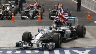 Inglês venceu o GP de Abu Dhabi de 2014. Foto: Divulgação/Mercedes-AMG F1