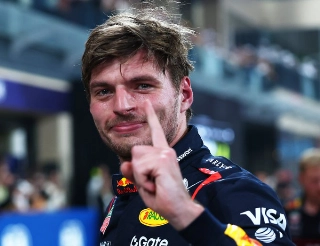 Tetracampeão foi brilhante em Yas Marina neste sábado. Foto: Oracle Red Bull Racing