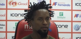 A ideia do presidente é que Zé Roberto só jogue as partidas que a Lusa fará no Canindé