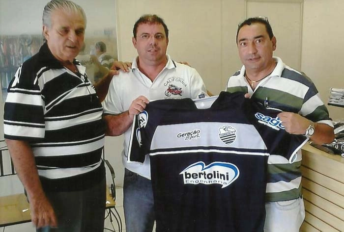 Em 2013, Tomires, Luizinho (Geração Esportes) e Betinho (ex-Santo André), treinador do time de Masters do Comercial em 2013. Foto enviada por Tomires