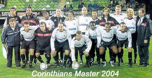 Essa equipe de veteranos do Tim&atilde;o foi campe&atilde;o na Alemanha em 2004. Em p&eacute;: Dagoberto, Gerald&atilde;o, Wladimir, Frank (patrocinador), Baggio, Luis Fernando, Aguinaldo, Ismael, Wilson Mano, Biro-Biro e Dr. Miguel. Agachados: Wagninho, Nelsinho, Pitta, Barbieri, Ronaldo, Ataliba, Paulo S&eacute;rgio e Jorginho.
