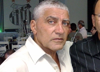 Negreiros - Ex-meia do Santos e Coritiba