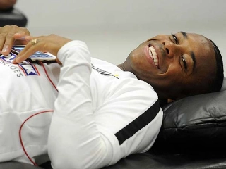 Em vídeo que circulou nas redes sociais, Robinho afirmou que voltará ao Peixe e ganhar a Libertadores. Foto: Facebook/Reprodução