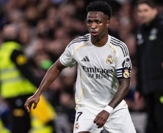 Chelsea estuda proposta de R$ 1 bilh&atilde;o por Vinicius J&uacute;nior