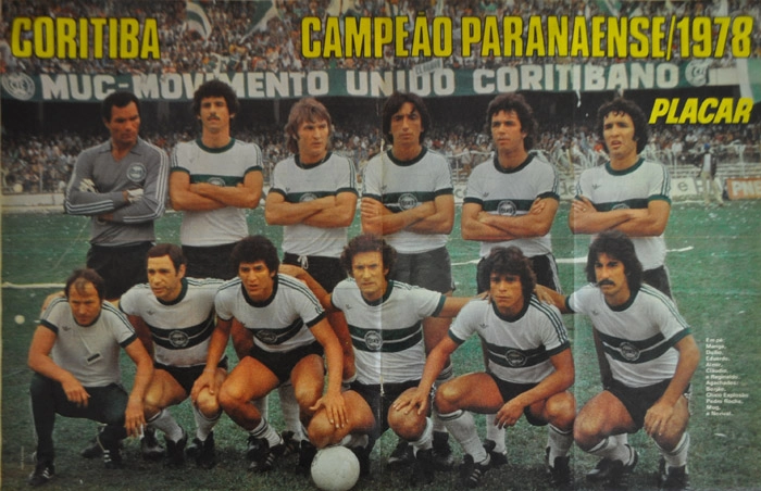 Equipe do Coritiba campeã paranaense em 1978, no Estádio Couto Pereira. Em pé, da esquerda para a direita: Manga, Duílio, Eduardo, Almir, Cláudio Marques e Reginaldo. Agachados: massagista, Borjão, Chico Explosão, Pedro Rocha, Mug e Noriva. Foto/Reprodução da Revista Placar, enviada por Emílio A. Duva