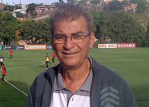 Jair Pereira  - Ex-meia, técnico campeão paulista pelo Timão