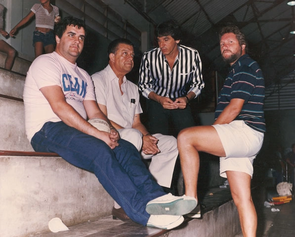 Da esquerda para a direita, Ciro Fontão é o segundo e ao seu lado de camisa listrada, está Prisco Palumbo. Foto: Sarkis