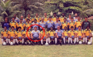 Vejam o técnico Luciano do Valle na Seleção Brasileira de masters