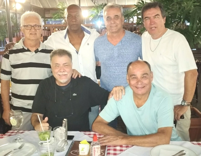 Encontro de férias de ex-jogadores do Guarani de 1972, em janeiro de 2019. Em pé: Wlademir, Volney, Caíca e Walmir. Sentados: Roberto Diogo e Darcy 