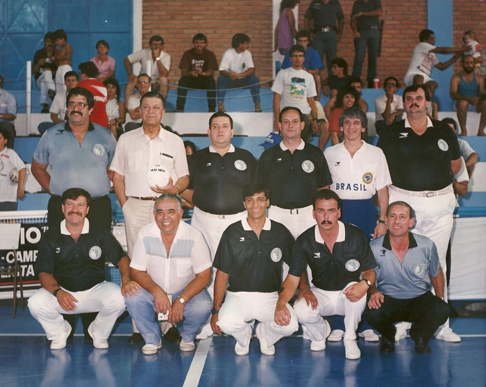 Da esquerda para a direita, Ciro Fontão é o segundo e Prisco Palumbo é o quinto, ambos em pé. Dos que estão agachados, José Carlos das Dores é o primeiro. Foto: Sarkis