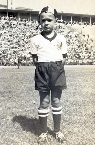 Vejam que bela foto de Prisco Palumbo como mascote do time do Corinthians, no ano de 1953. Foto: Arquivo Pessoal