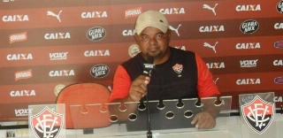 Vitória é envolvido em polêmica sobre pedofilia. Clube e acusado rebatem