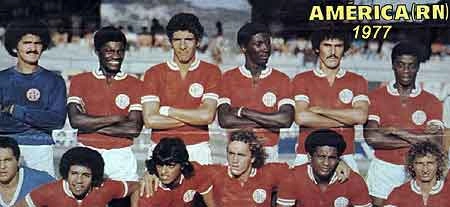 América de Natal, em 1977. Em pé: Cícero, Ivan, Joel Santana, Argeu, Ronaldo Alves e Jorge Ney. Agachados: Ronaldinho, Rogério, Aluízio Guerreiro, Alberí e Evanildo