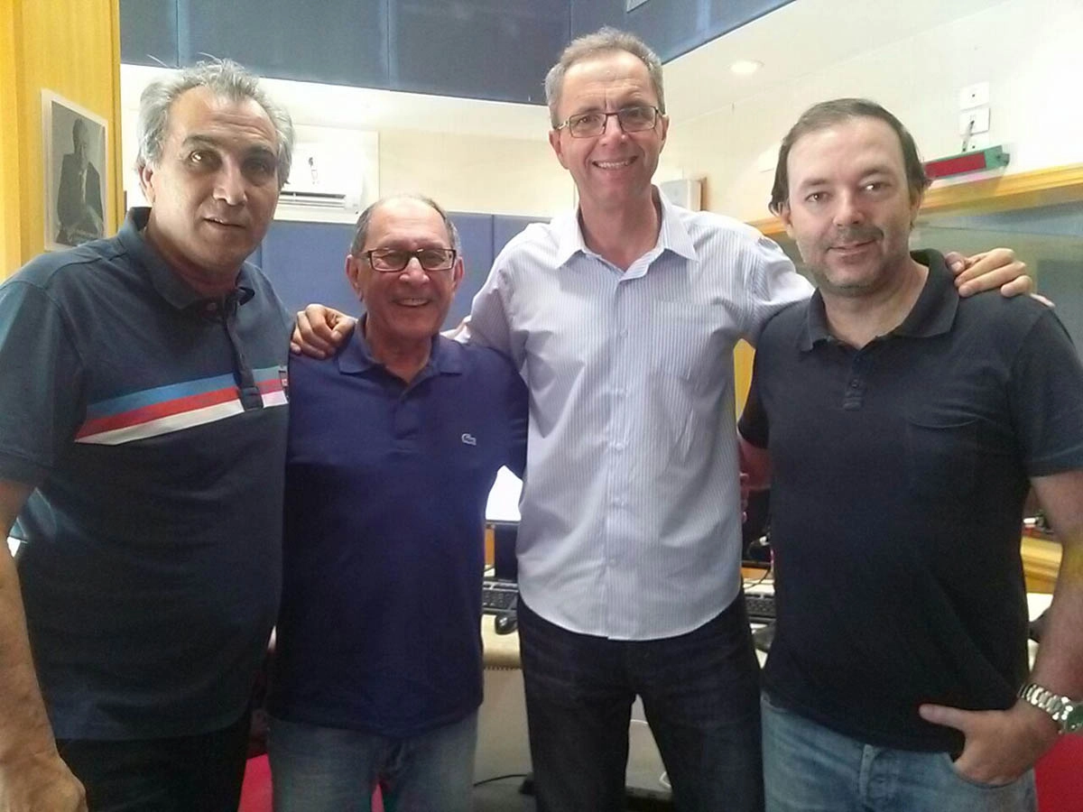 Em 2015, nos estúdios da Rádio Bandeirantes, ao lado de Juninho Fonseca, Ricardo Capriotti e Leandro Quesada