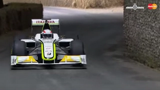 Piloto britânico conduziu o carro campeão de 2009 no Festival de Goodwood. Foto: Reprodução