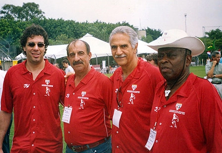 Da esquerda para a direita, em uma das festas de ex-jogadores do São Paulo FC: Casagrande, Aílton Lataria, jogador não identificado e Deleu.