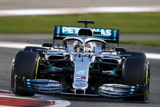 Hexacampeão partiu da pole e não foi ameaçado em Yas Marina. Foto: Mercedes-AMG F1