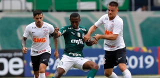 Reforço mais caro do Palmeiras vê início irregular e resistência da torcida