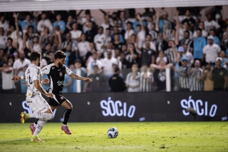 Em busca de segunda vit&oacute;ria no Paulista, Santos e Corinthians se encontram na Vila Belmiro; os times