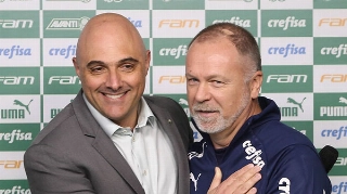 Maurício Galiotte e Mano Menezes, na apresentação do treinador. Foto: César Greco/Ag. Palmeiras