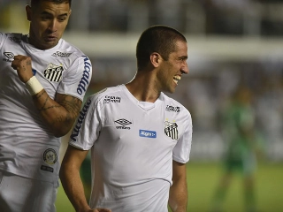 Meia-armador marcou o segundo gol do Peixe na vitória sobre a Chape. Foto: Ivan Storti/Santos FC