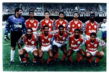 Em pé: Rodolfo Rodríguez, Zé Maria, Charles, Augusto, Wladimir e Capitão. Agachados: Maurício, Cristóvão, Nílson, Carlinhos e Adil.