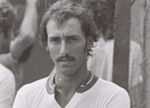 N&eacute;ia   - Ex-atacante do Gr&ecirc;mio, Guarani-RS e S&atilde;o Paulo-RS
