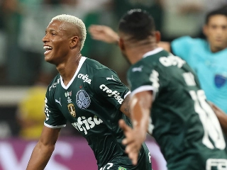 Volante alviverde foi chamado pela primeira vez pelo técnico da seleção. Foto: Cesar Greco